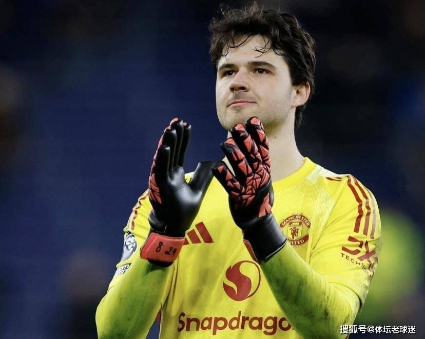 持续闪耀！2100万欧新门神撑起曼联半边天，铁拳砸碎球队门线危机